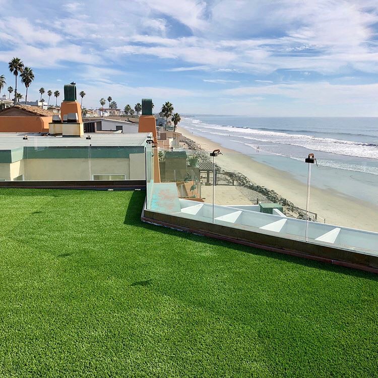 Roof deck turf with nice ocean view.